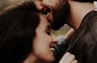 Poema “Teu Riso” – Pablo Neruda 🖋️📜