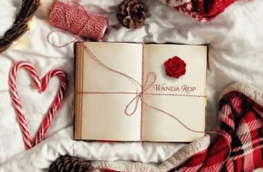 A Catedral do Tempo: O Natal como Verso Divino e a Ressurreição da Esperança – Por Wanda Rop🌹📚