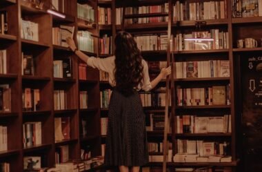 A Escrita como Gênese e o Poiesis como Transcendência – por Wanda Rop 🌹